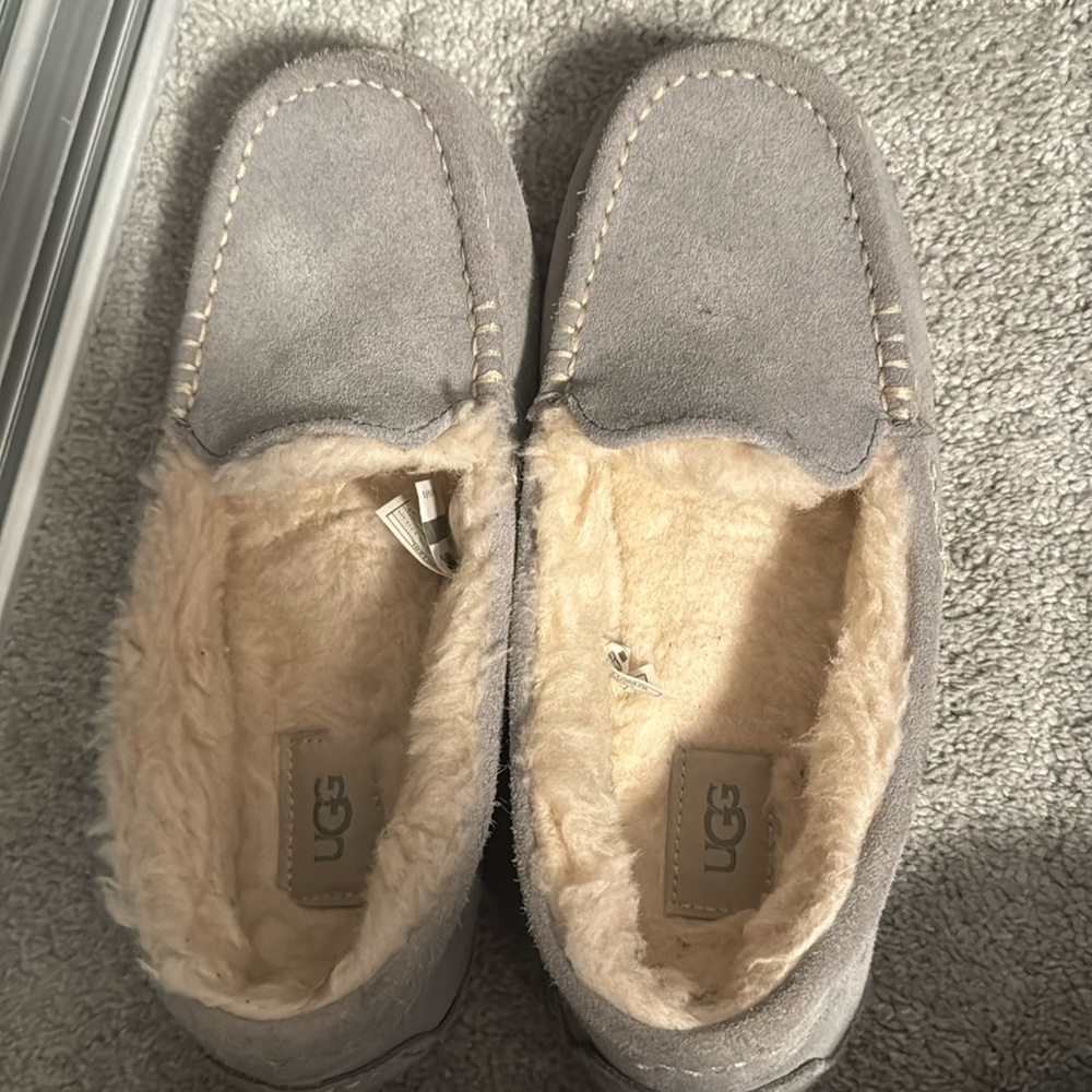 gray ugg slippers
